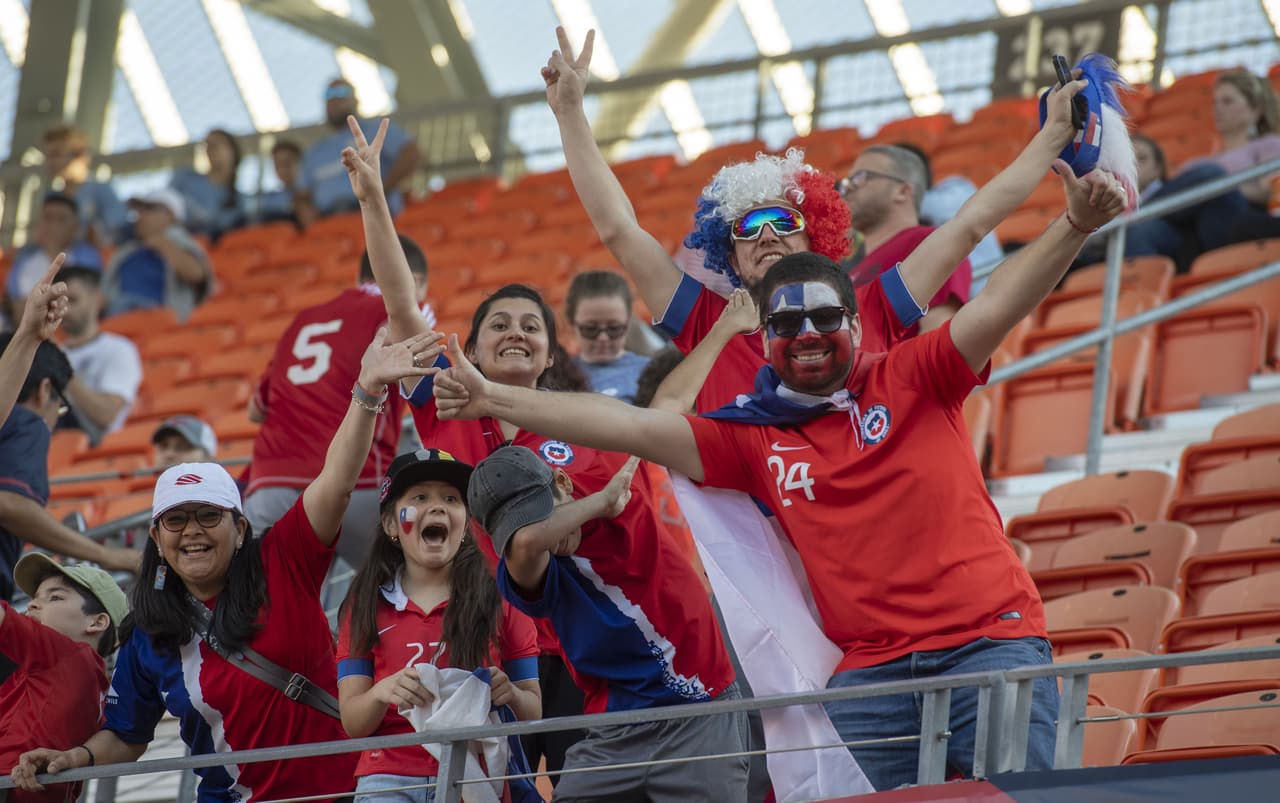 Así se vivió el color antes del partido amistoso internacional entre las selecciones de Estados Unidos y Chile en el BBVA Compass Stadium en Houston, Texas.