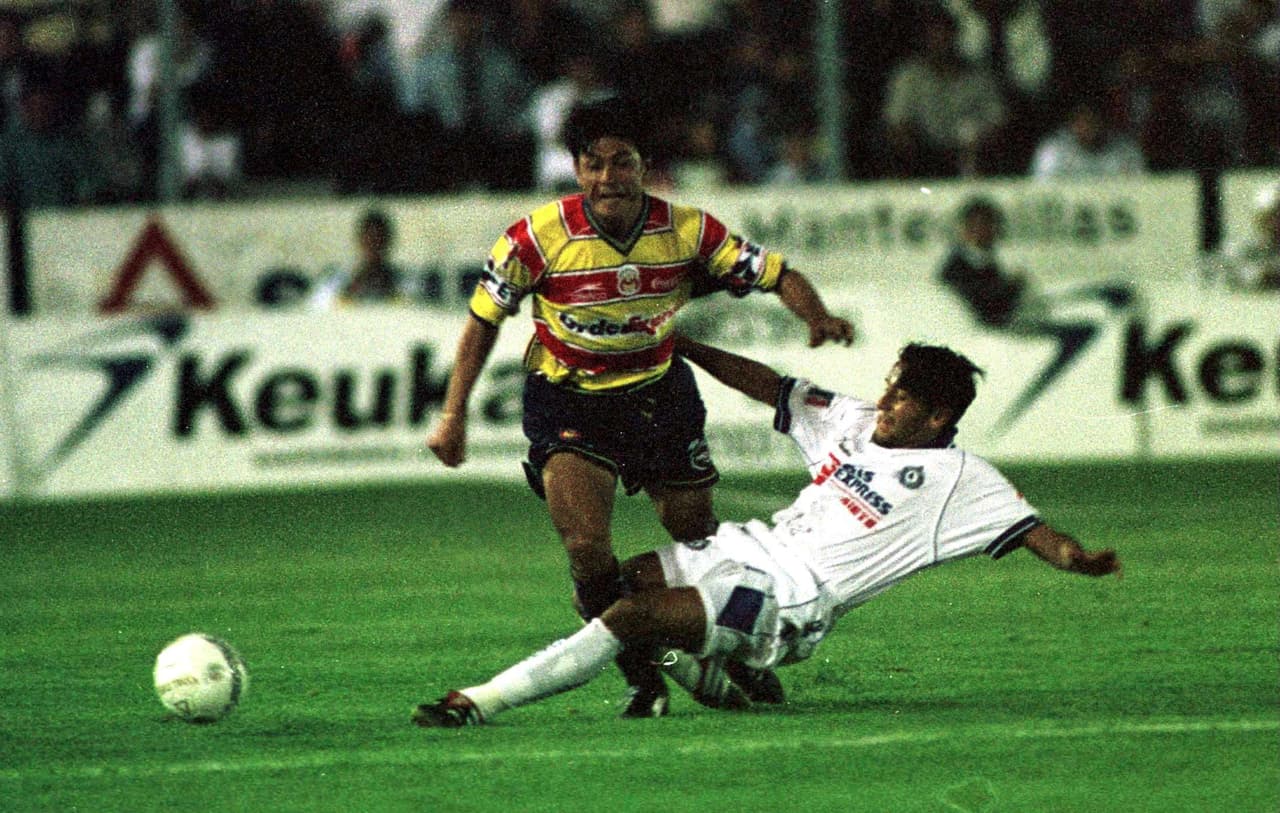 Para el Verano del 2001, llegaron al décimo puesto de la Liga MX con únicamente 23 puntos con seis victorias, seis derrotas y cinco empates.