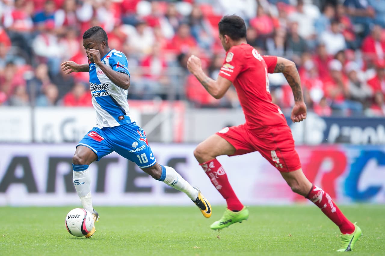 Para el segundo tiempo, Puebla tuvo en cancha a Pablo Cáceres en lugar de Óscar Rojas con la idea de sostener el resultado.