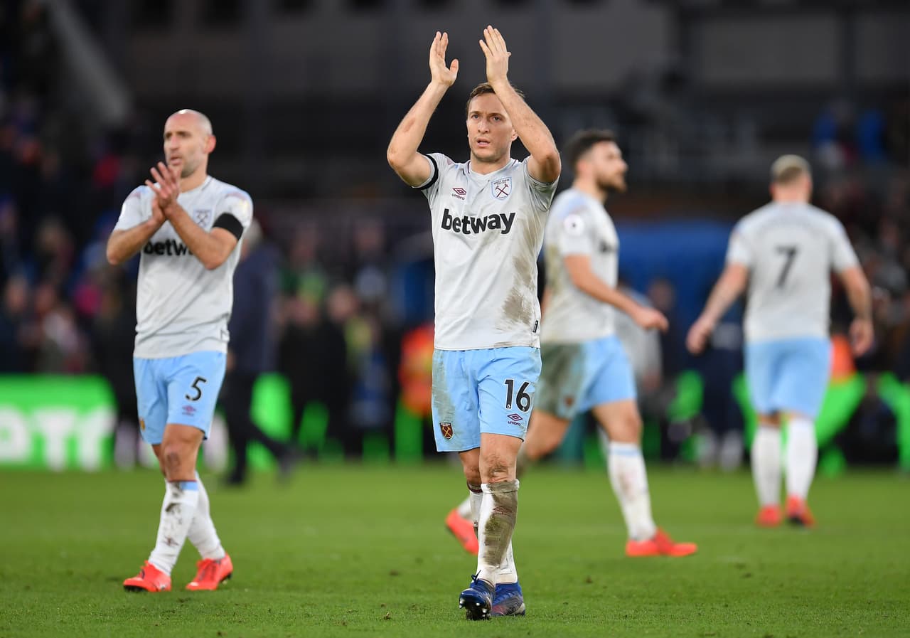 West Ham se llevó un empate aceptable en su visita al Crystal Palace en la Jornada 23 de la Premier League, donde 
<i>Chicharito</i> no pudo aportar más para el triunfo.