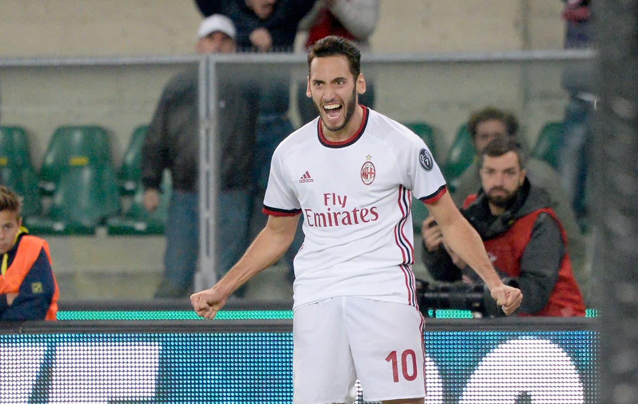 <b>25. Hakan Calhanoglu - </b>Goles: 10 - Oportunidades: 99 - Porcentaje de éxito: 10,1%