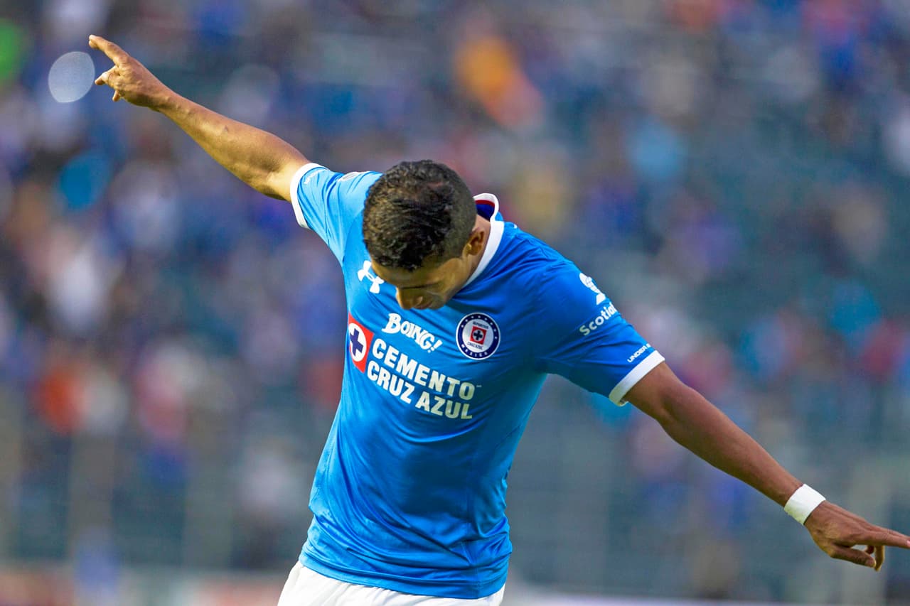 Habíamos comentado en estos días que Joao Rojas tiene casi confirmada su salida del Cruz Azul. Pues bien, ya se comienza a saber más sobre su futuro el cual, por el momento, estaría cerca de los Pumas.