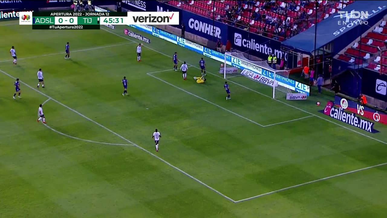 ¡TIRO ATAJADO! disparo por Edgar López.