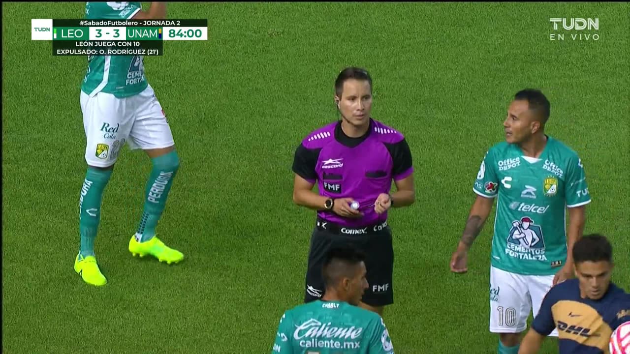 ¡TIRO ATAJADO! disparo por Diogo.