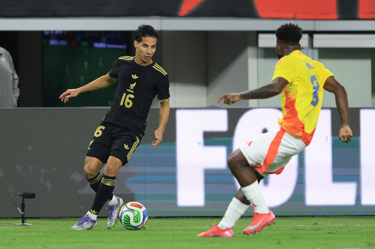 Diego Lainez (5.5). El jugador de Tigres pasó sin pena ni gloria en todo el primer tiempo y salió en el complemento. Recibe muy pocos minutos en Selección Mexicana.