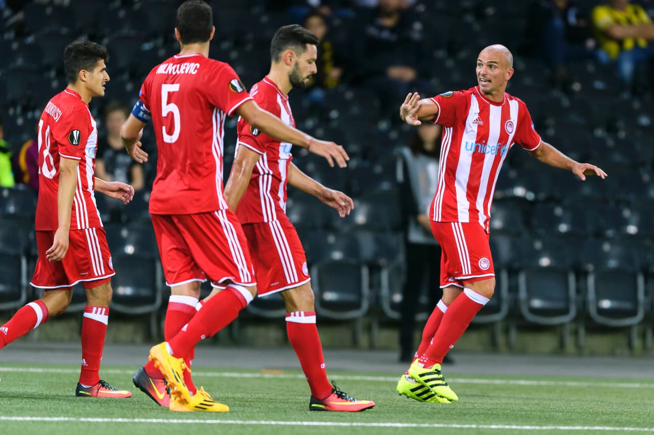 En el club juega actualmente el argentino Esteban Cambiasso y el paraguayo Óscar Cardozo, y es el equipo más exitoso del fútbol griego con 43 títulos de liga. Todos los demás clubes del país han ganado 37 títulos entre sí.