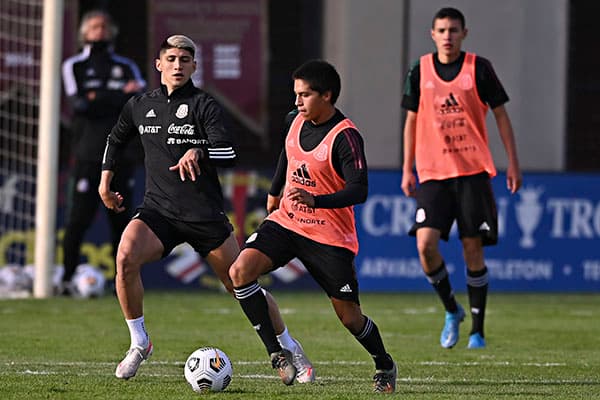 Trece jugadores del Tri Sub 18 serán sparring de Martino