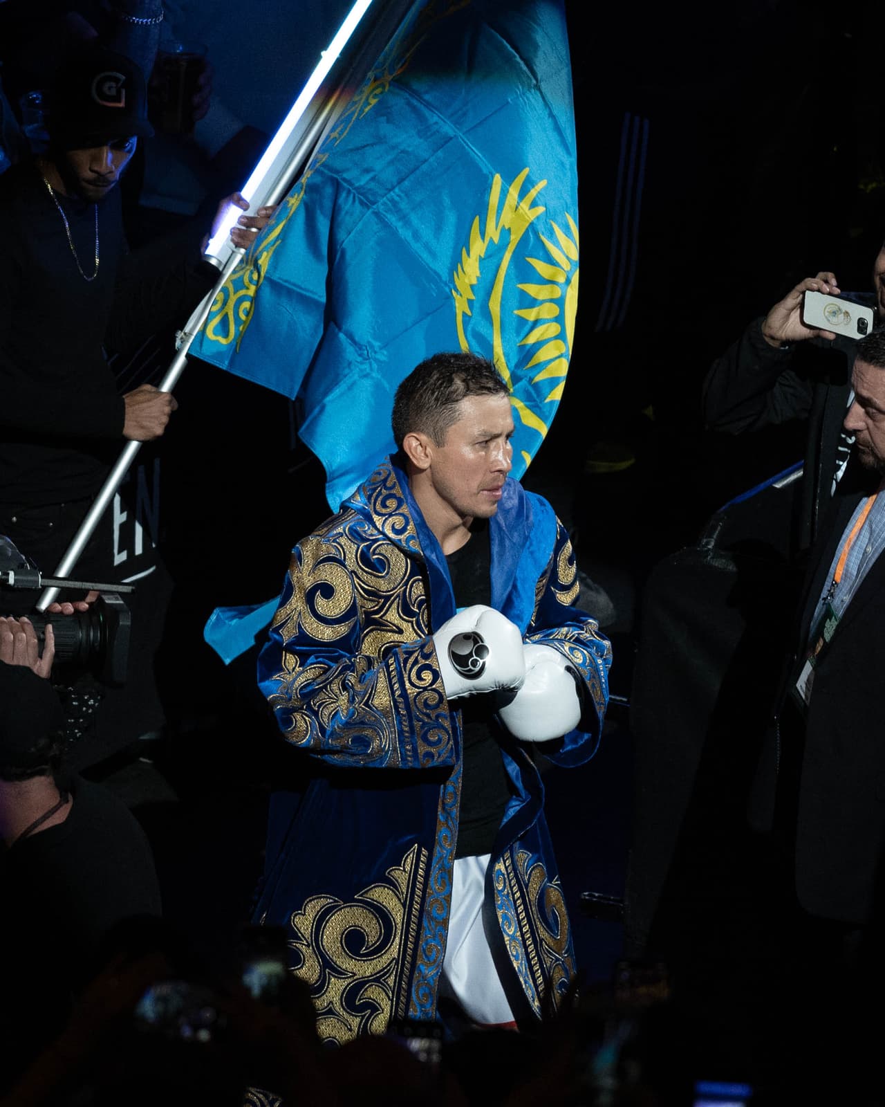 Gennady Golovkin se llevó la decisión unánime ante Sergiy Derevyanchenko para coronarse campeón mundial de la FIB en el Madison Square Garden.