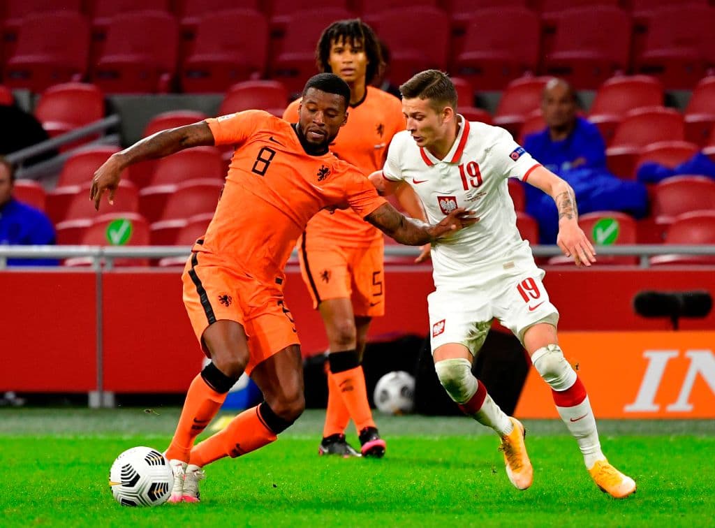 Steven Bergwijn marcó a los 61’ del juego el gol de la victoria para sumar sus primeras tres unidades en la competición.