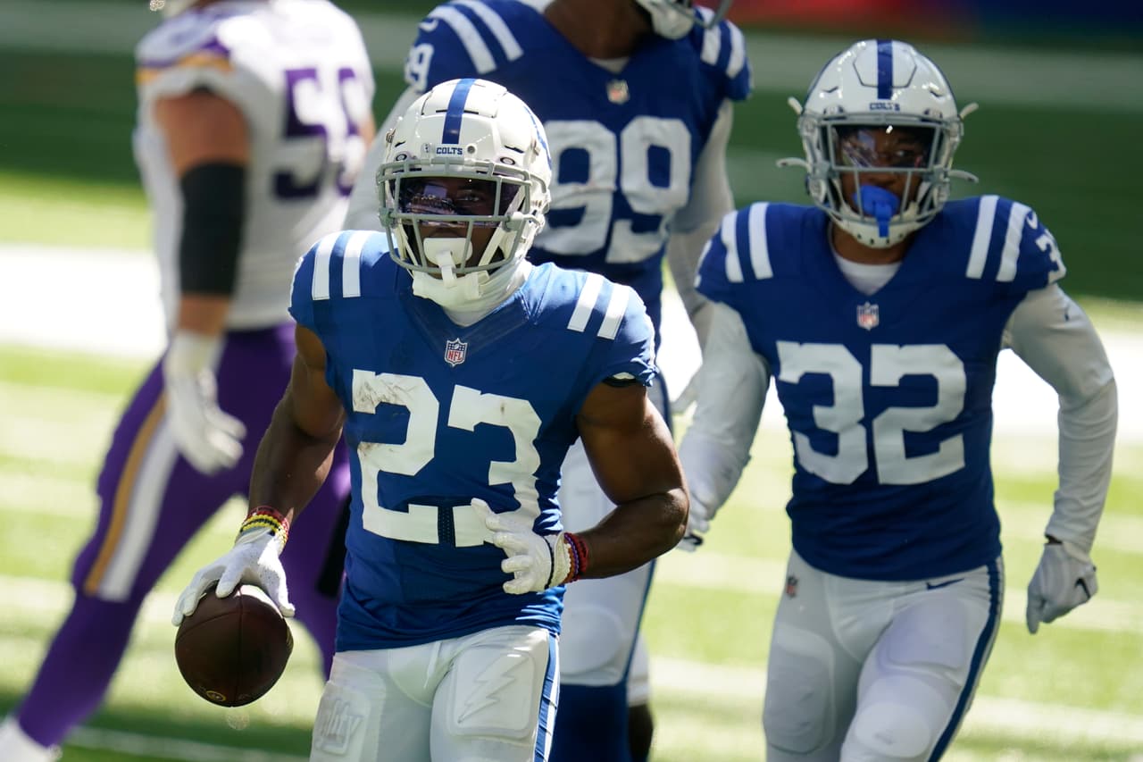 Indianapolis aplasta en casa a los Vikings 11-28, y Philippe Rivers consigue su primer victoria al mando de los Colts.