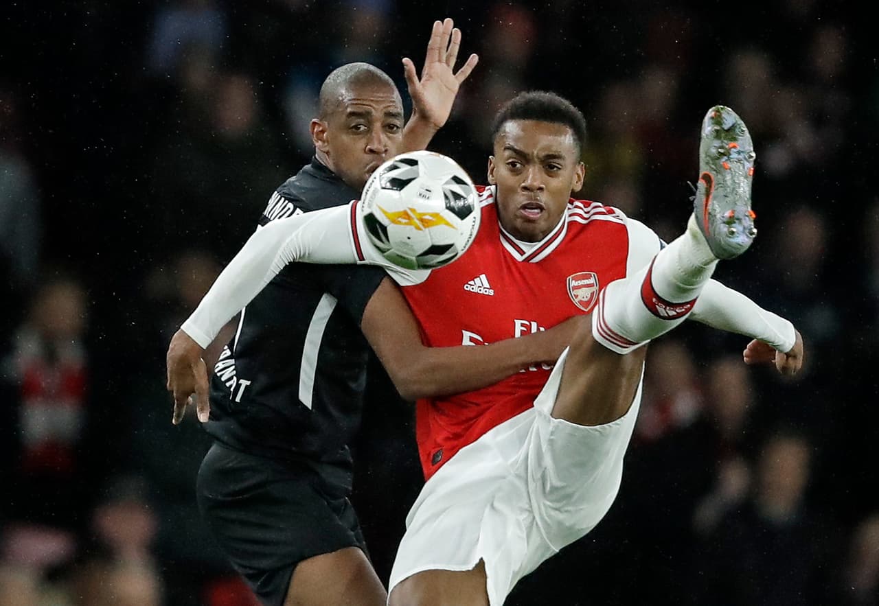 Frankfurt vence con doblete del japonés Daichi Kamada 2-1 al Arsenal en Londres. Unai Emery, director técnico del Arsenal vive momentos difíciles y más tras esta derrota.