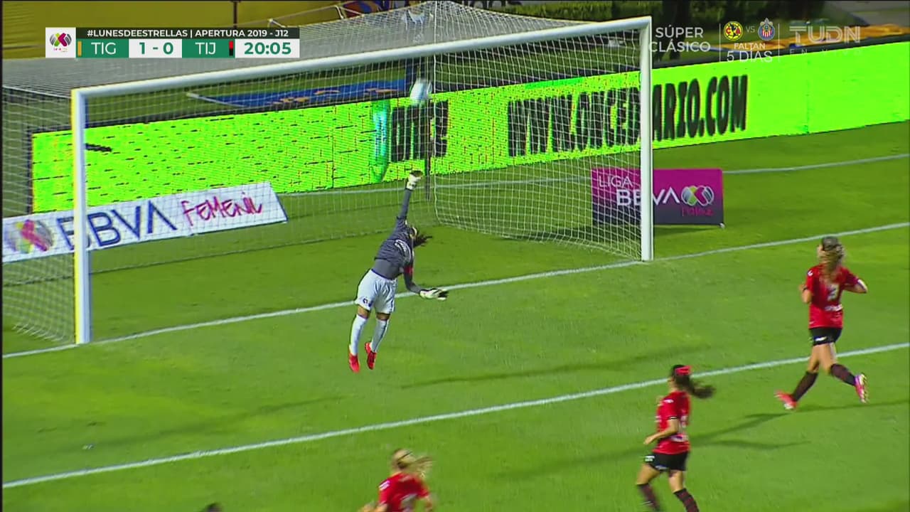 Esta vez no: Itzel González detiene remate de Jacqueline Ovalle