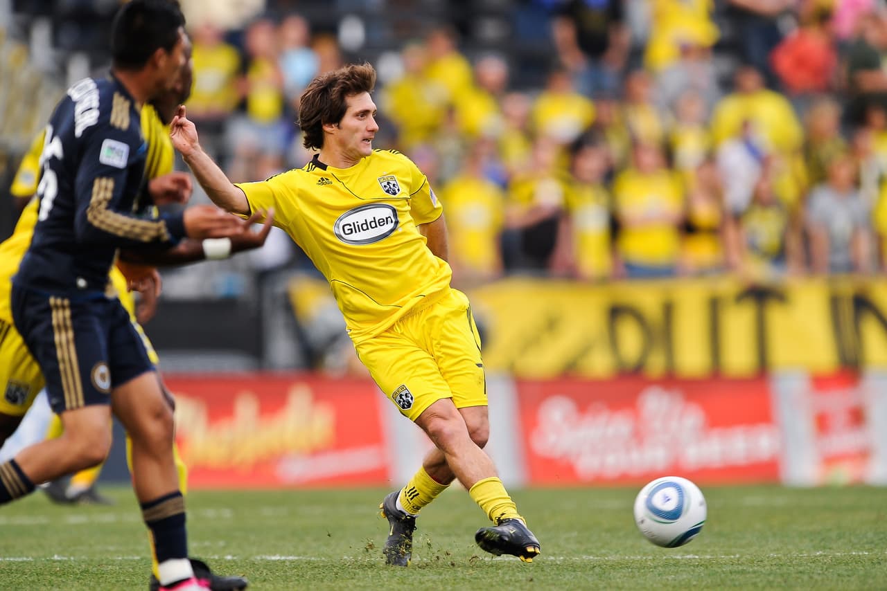 GUILLERMO BARROS SCHELOTTO (MED) | “El Mellizo” disputó más de 100 partidos con Columbus Crew y fue campeón de la Copa MLS en 2008, la única del equipo hasta el momento, recibiendo también el reconocimiento como MVP en aquella temporada. Es el único jugador en la historia que puso tres asistencias en una sola final de la Copa MLS, con un hat trick de pases de gol en 2008.