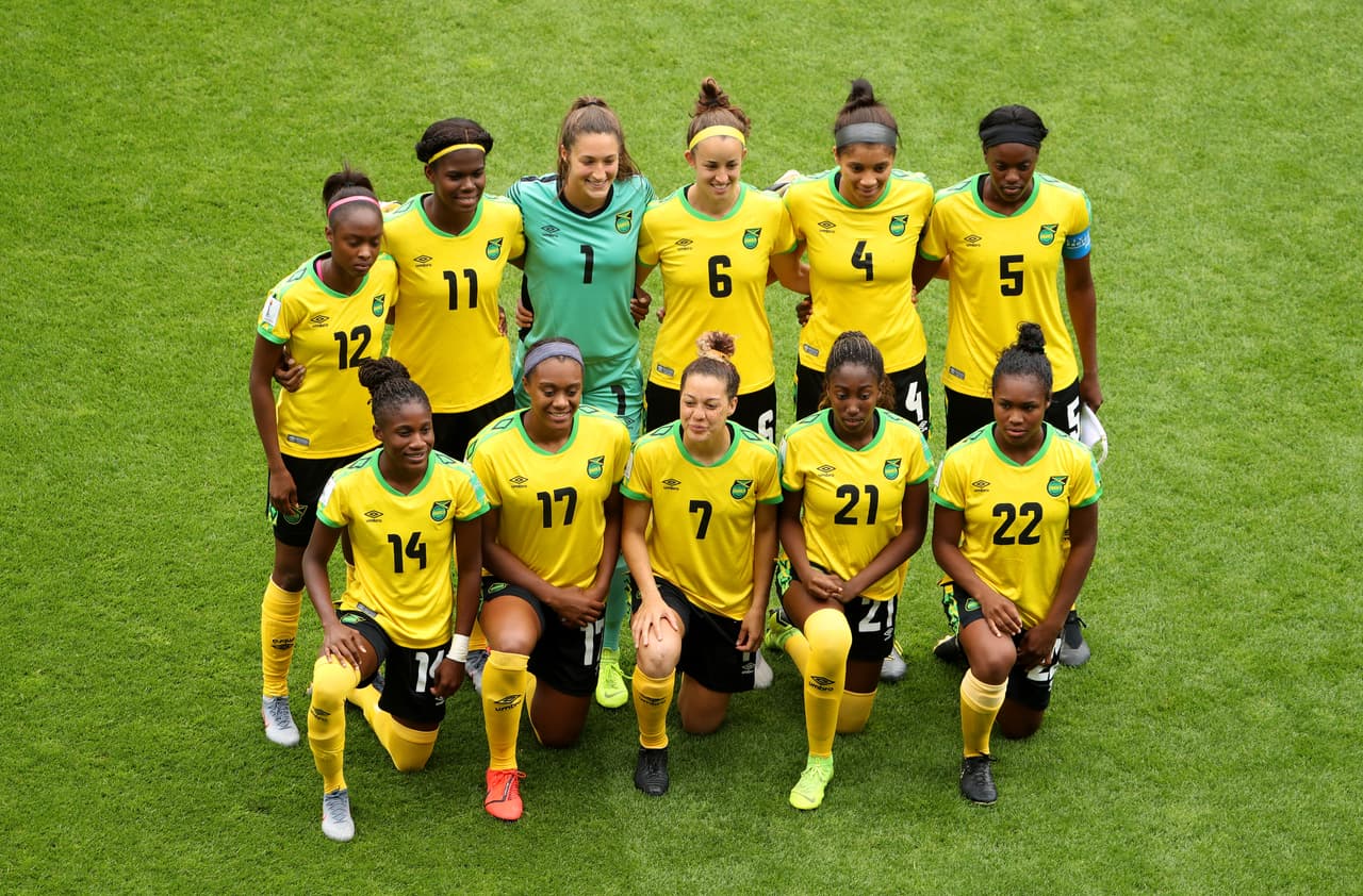 El equipo caribeño decidió formar con Schneider; Campbell, Plummer, A. Swaby, Blackwood; Adamolekun, Solaun, C. Swaby, Asher; Shaw y Grey.