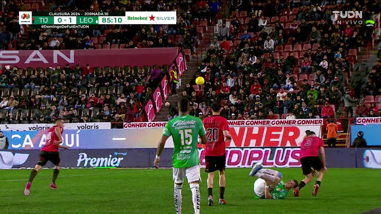 ¡TIRO ATAJADO! disparo por Kevin Castañeda.