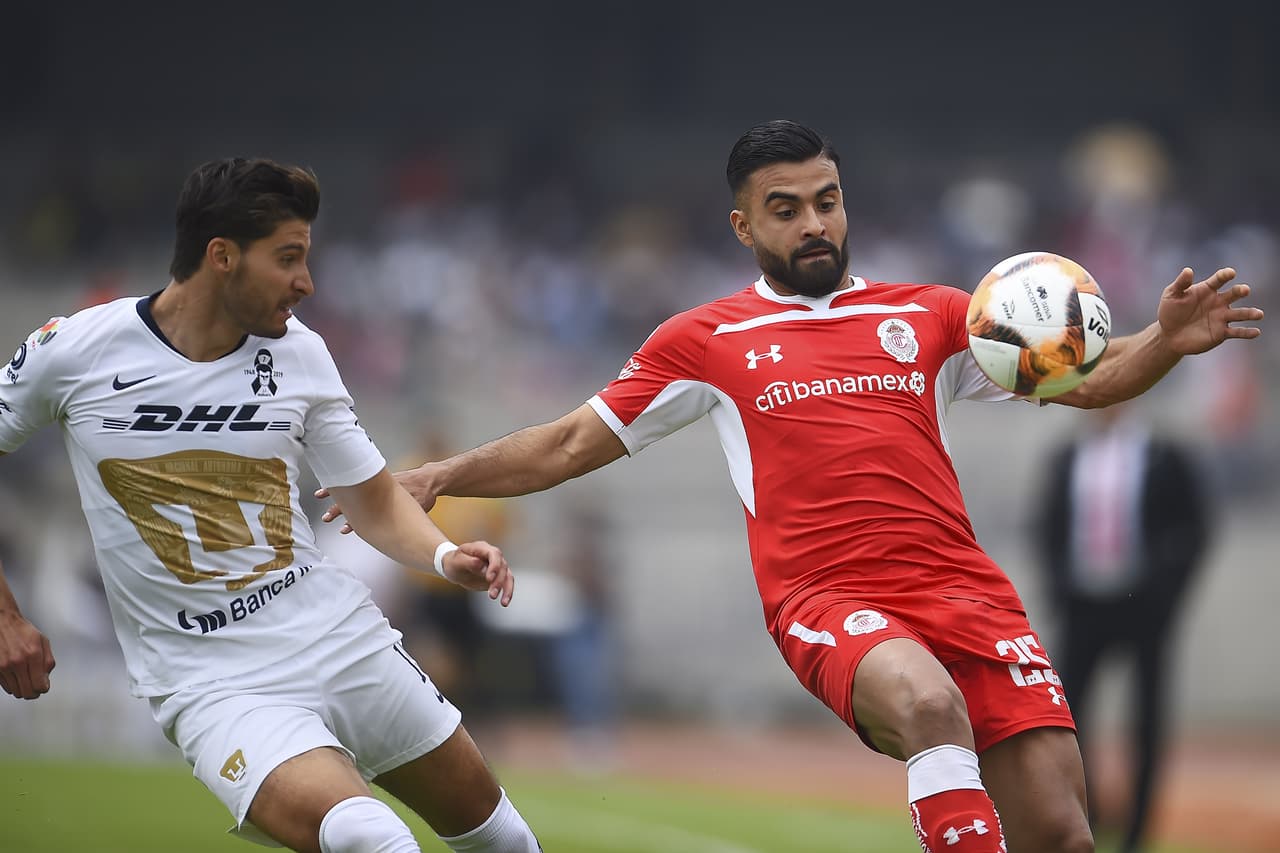 Toluca comenzó con peligro como visitante frente un Pumas UNAM que antes de esta jornada tenía un triunfo y dos derrotas en sus últimos juegos de Liga MX.