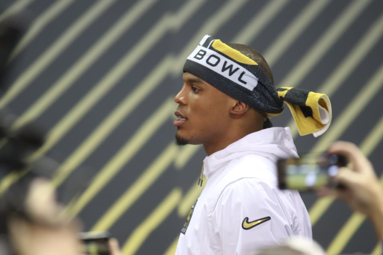 Los jugadores de los Carolina Panthers se mostraron listos para ser campeones durante el Opening Night previo al Super Bowl 50, he aquí sus mejores imágenes.