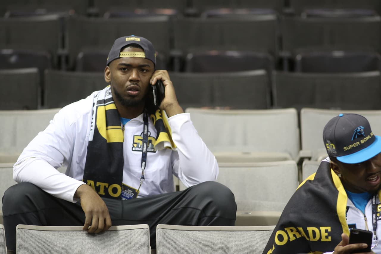 Los jugadores de los Carolina Panthers se mostraron listos para ser campeones durante el Opening Night previo al Super Bowl 50, he aquí sus mejores imágenes.