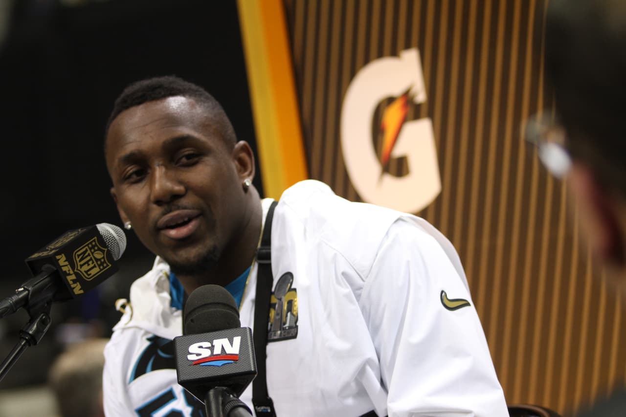 Los jugadores de los Carolina Panthers se mostraron listos para ser campeones durante el Opening Night previo al Super Bowl 50, he aquí sus mejores imágenes.