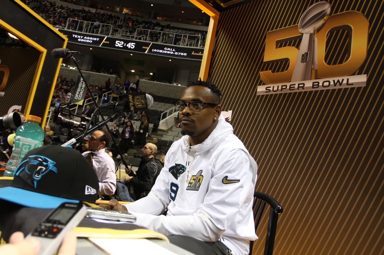 Los jugadores de los Carolina Panthers se mostraron listos para ser campeones durante el Opening Night previo al Super Bowl 50, he aquí sus mejores imágenes.