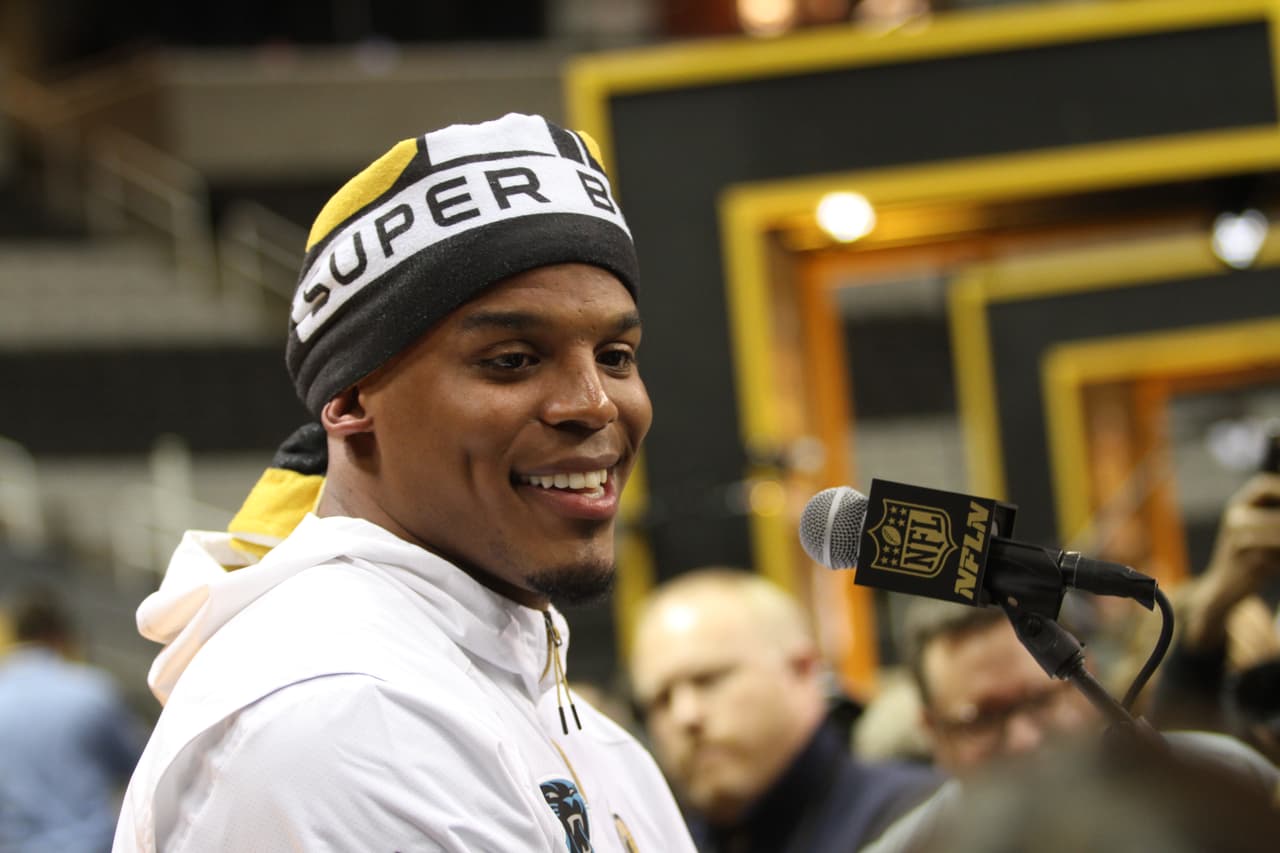 Los jugadores de los Carolina Panthers se mostraron listos para ser campeones durante el Opening Night previo al Super Bowl 50, he aquí sus mejores imágenes.