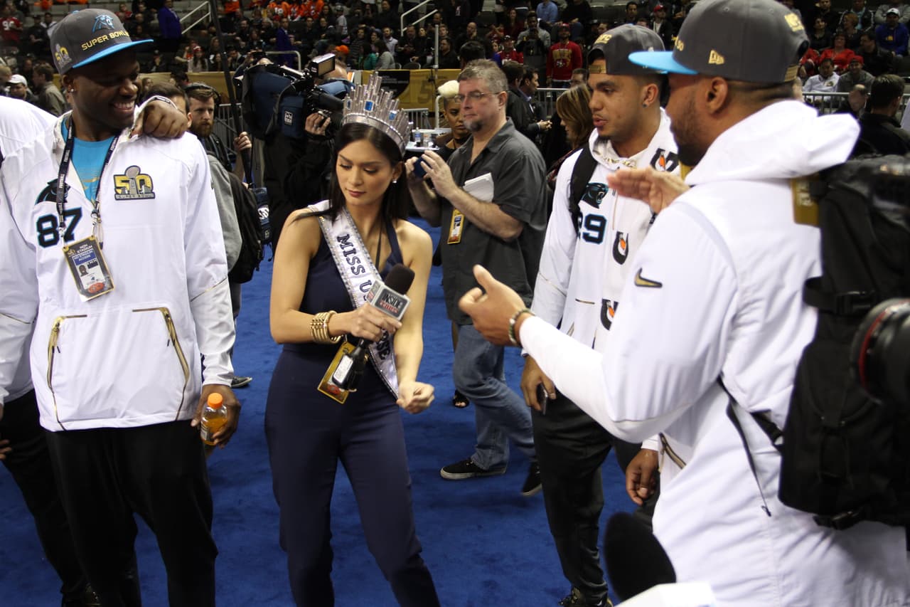 Los jugadores de los Carolina Panthers se mostraron listos para ser campeones durante el Opening Night previo al Super Bowl 50, he aquí sus mejores imágenes.