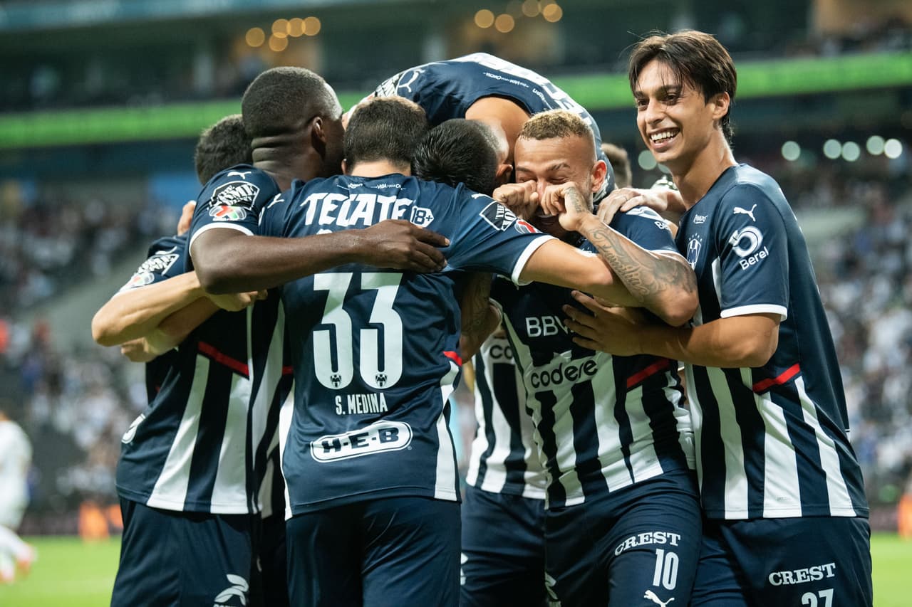 Con doblete del colombiano Duvan Vergara, Rayados de Monterrey consiguió su primer triunfo del Grita México A21 a costa de los endebles Pumas.