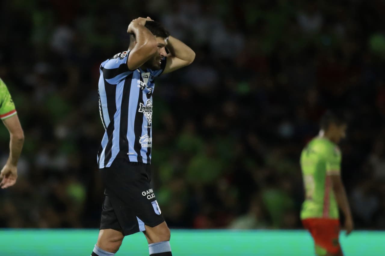 En un partido ríspido celebrado en el Olímpico Benito Juárez, FC Juárez y Querétaro sellaron un empate a un gol por bando gracias a las anotaciones de Gabriel Fernández al 6' por parte de Bravos y a Jordan Silva al 13' por parte de Gallos.