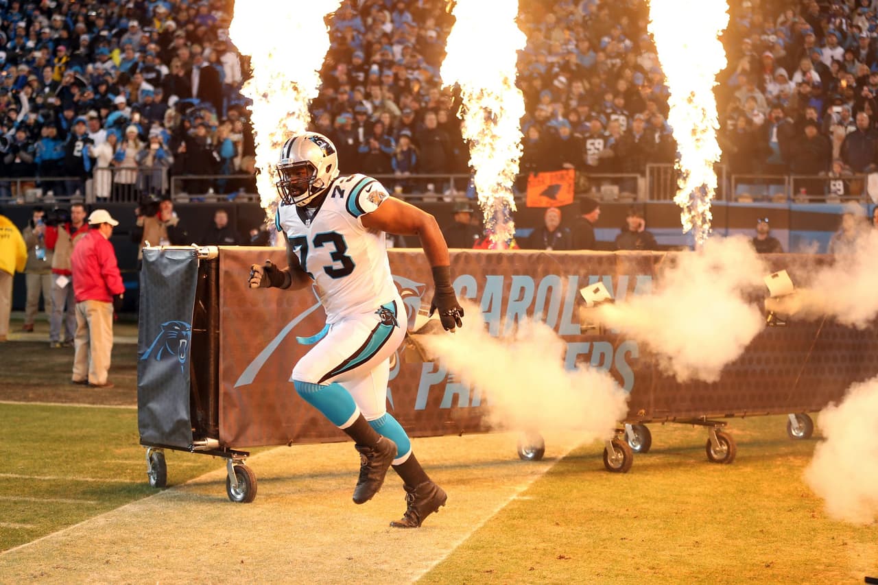 Michael Oher firmó por tres años más con los Carolina Panthers