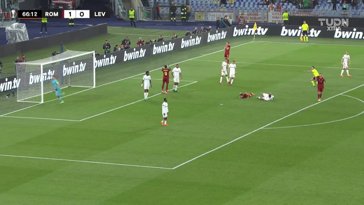 ¡TIRO ATAJADO! disparo por Andrea Belotti.