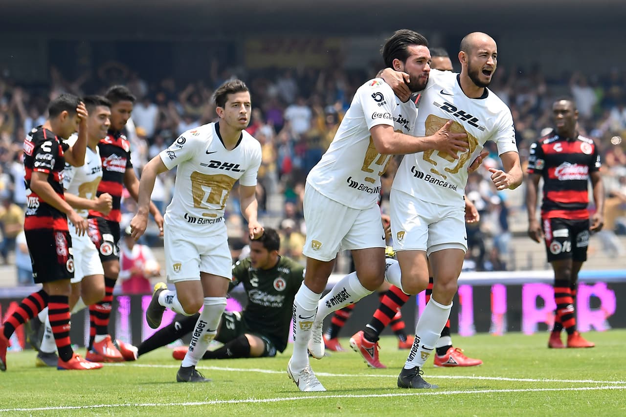 A tres minutos del final, el paraguayo Carlos González (derecha) encontró el camino para marcar el único gol del partido.