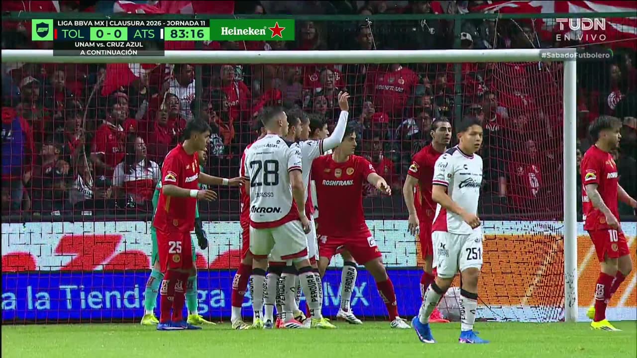 ¡TIRO ATAJADO! disparo por Luis Gamboa.