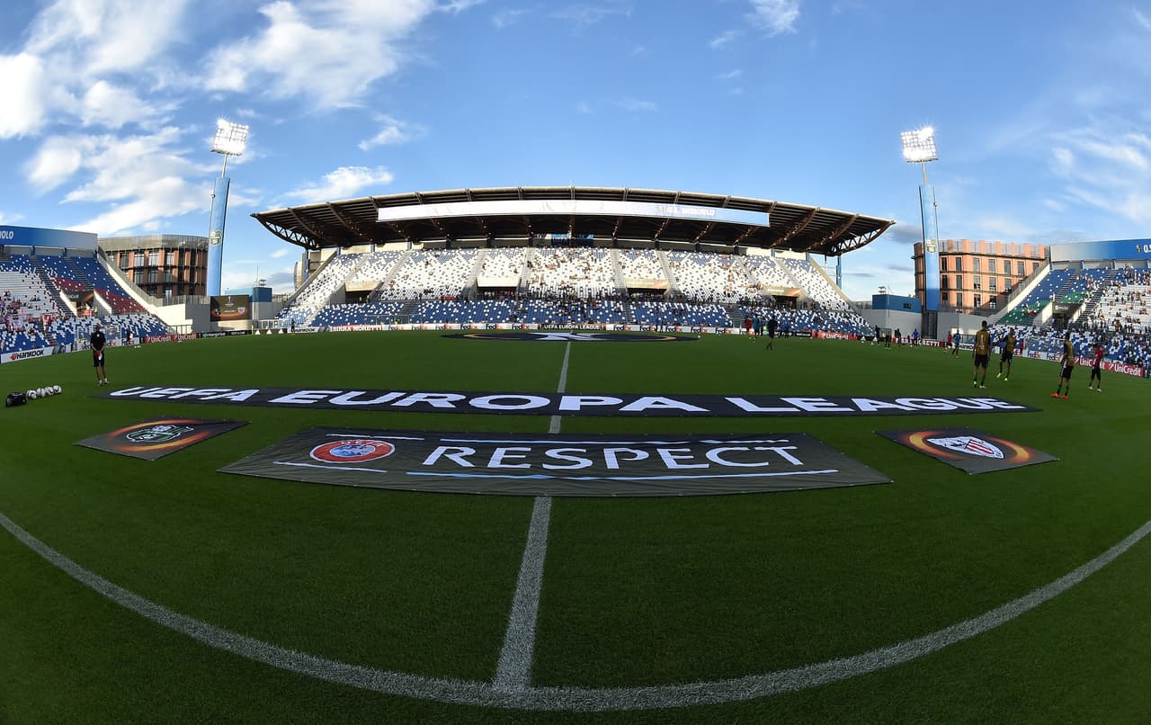 <b>Estadio <i>Città del Tricolore -</i></b>
<i> </i>U.S. Sassuolo (Italia): aunque el club lo ha mantenido en excelentes condiciones, su arquitectura no es la típica ostentosa de los estadios europeos. Tiene capacidad para 21.584 espectadores.