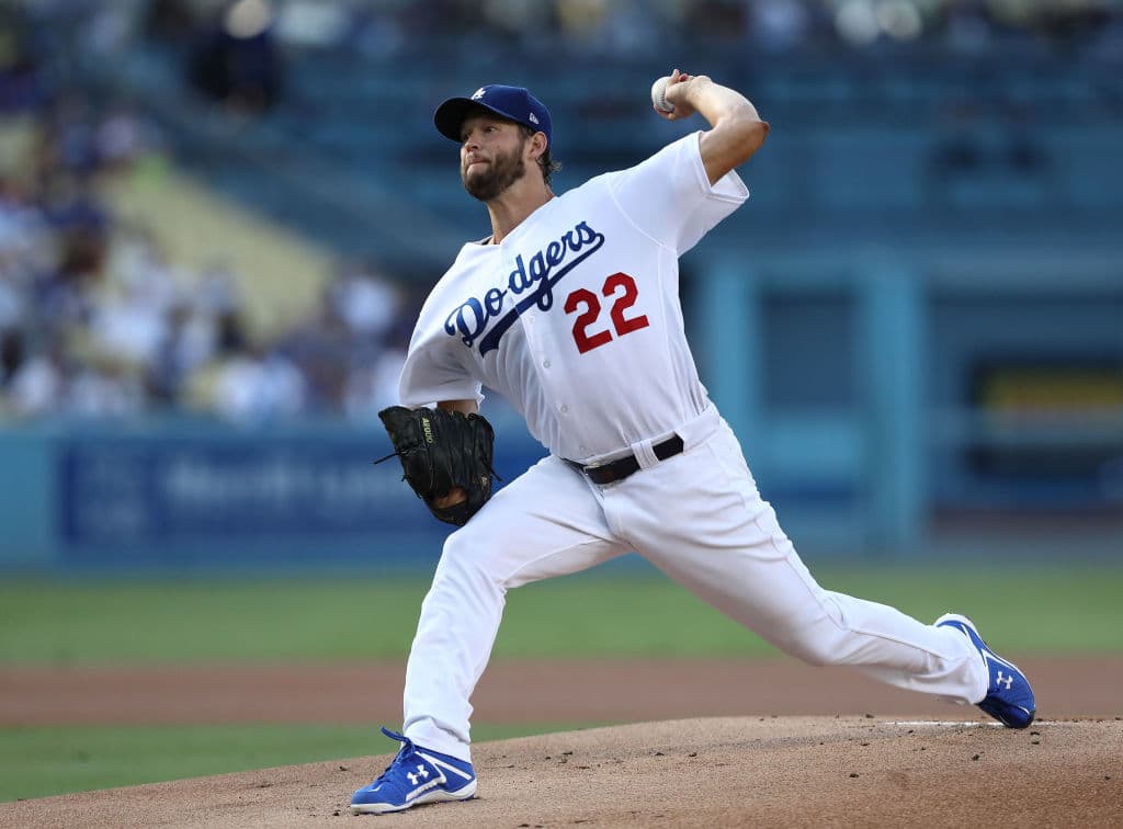 <b>Pitcheo abridor. Ventaja: Dodgers</b>. Jhoulys Chacín el mejor abridor de Milwaukee, no tan bueno comparado con 
<b>Clayton Kershaw</b>. La rotación de los Dodgers luce mejor que la de los Brewers.
