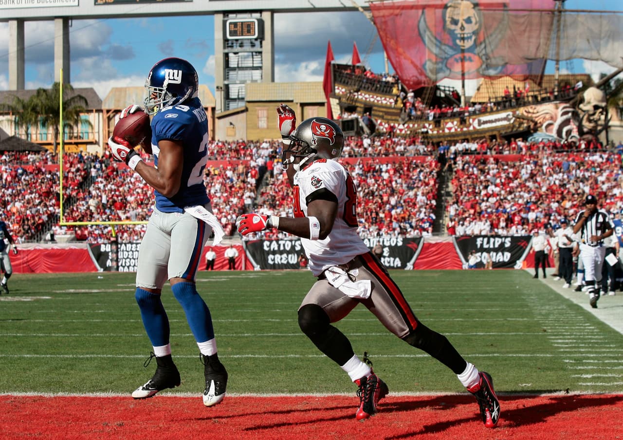 28.- Tampa Bay Buccaneers - 6 de enero del 2008 (14-24 vs. New York Giants) (Ronda de Comodines).- Los Giants consiguieron su primer triunfo en playoff desde el Juego por el Campeonato de la NFC de la temporada 2000 y como visitante por primera ocasión desde la misma instancia de la campaña 1990. Jon Gruden y los Bucs perdieron en Ronda de Comodines por segunda vez en tres años.
