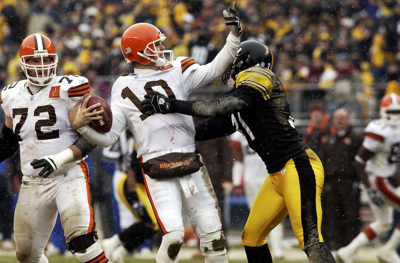 31.- Cleveland Browns - 5 de enero del 2003 (33-36 en Pittsburgh Steelers) (Ronda de Comodines).- A pesar de una magnífica actuación del desconocido quarterback Kelly Holcomb, los nuevos Browns mantuvieron la tradición de trágicos finales en playoff con un regreso de los Steelers de 17 puntos de desventaja y una improbable victoria gracias a un acarreo de touchdown agónico de Chris Fuamatu-Ma'afala.