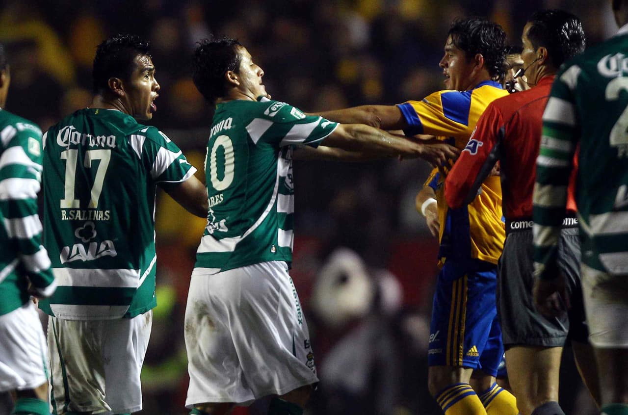 Tigres y Santos se citaron para la candente final de vuelta del Apertura 2011, tras el 1-0 favorable a los felinos en el Territorio Santos Modelo.