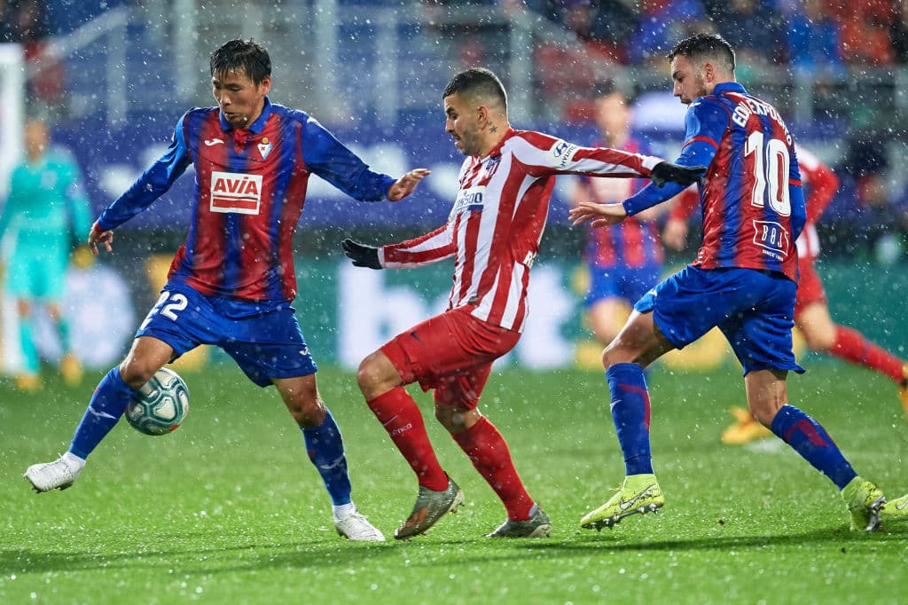 Con goles de Esteban Burgos y Edu Exp´´osito, el Eibar gana y ocasiona la tercer derrota del Atlético en lo que va del torneo.
