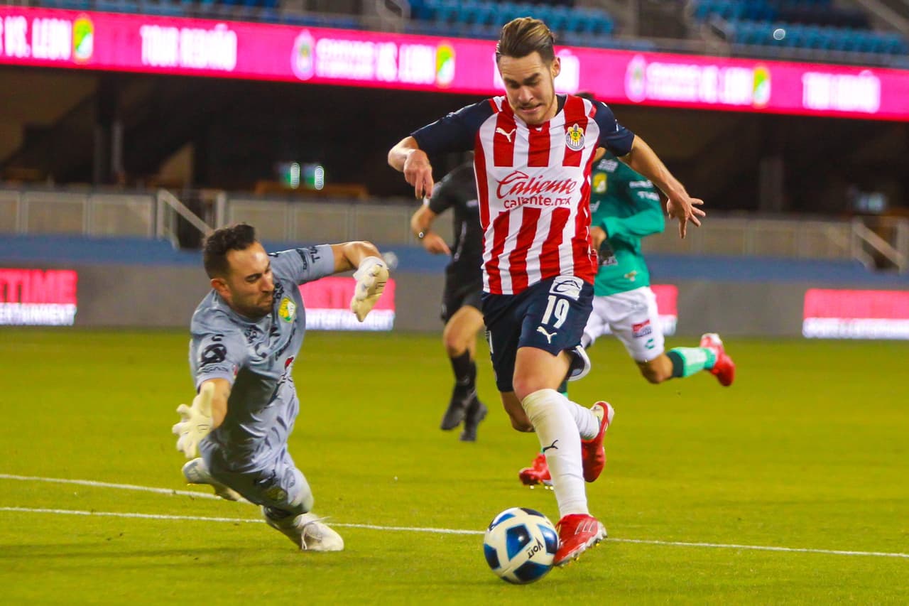 El ataque de las Chivas despertó y golearon al León en un duelo amistoso que dejó buenas sensaciones para el regreso a la Liga MX.