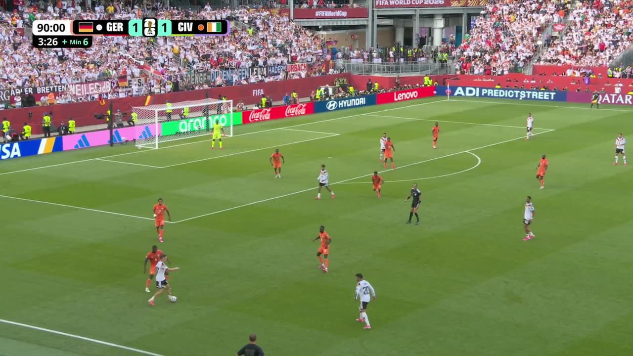 ¡GOL!  anota para Alemania. Deniz Undav