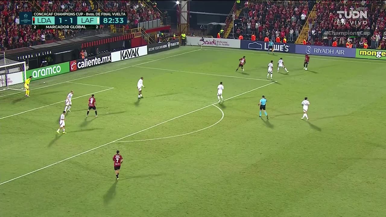 ¡TIRO ATAJADO! disparo por Ángel Zaldívar.