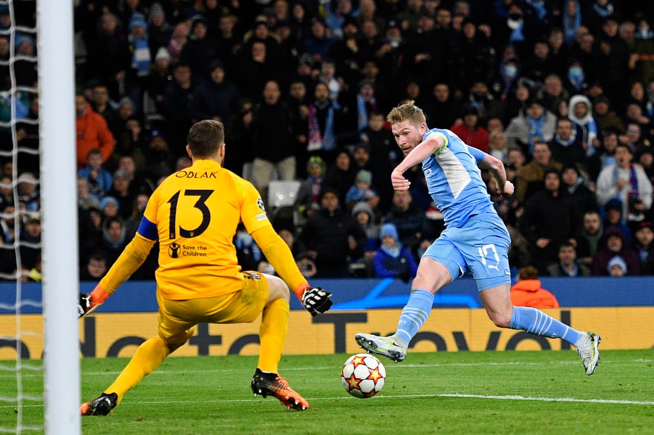 Un gol de Kevin de Bruyne bastó para que el Manchester City venciera al Atlético en la ida de los Cuartos de Final de la Champions League.