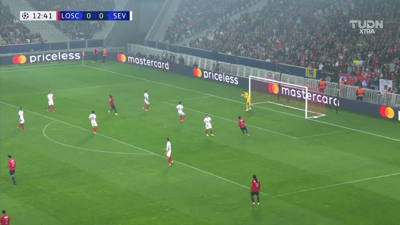 ¡TIRO ATAJADO! disparo por Burak Yilmaz.