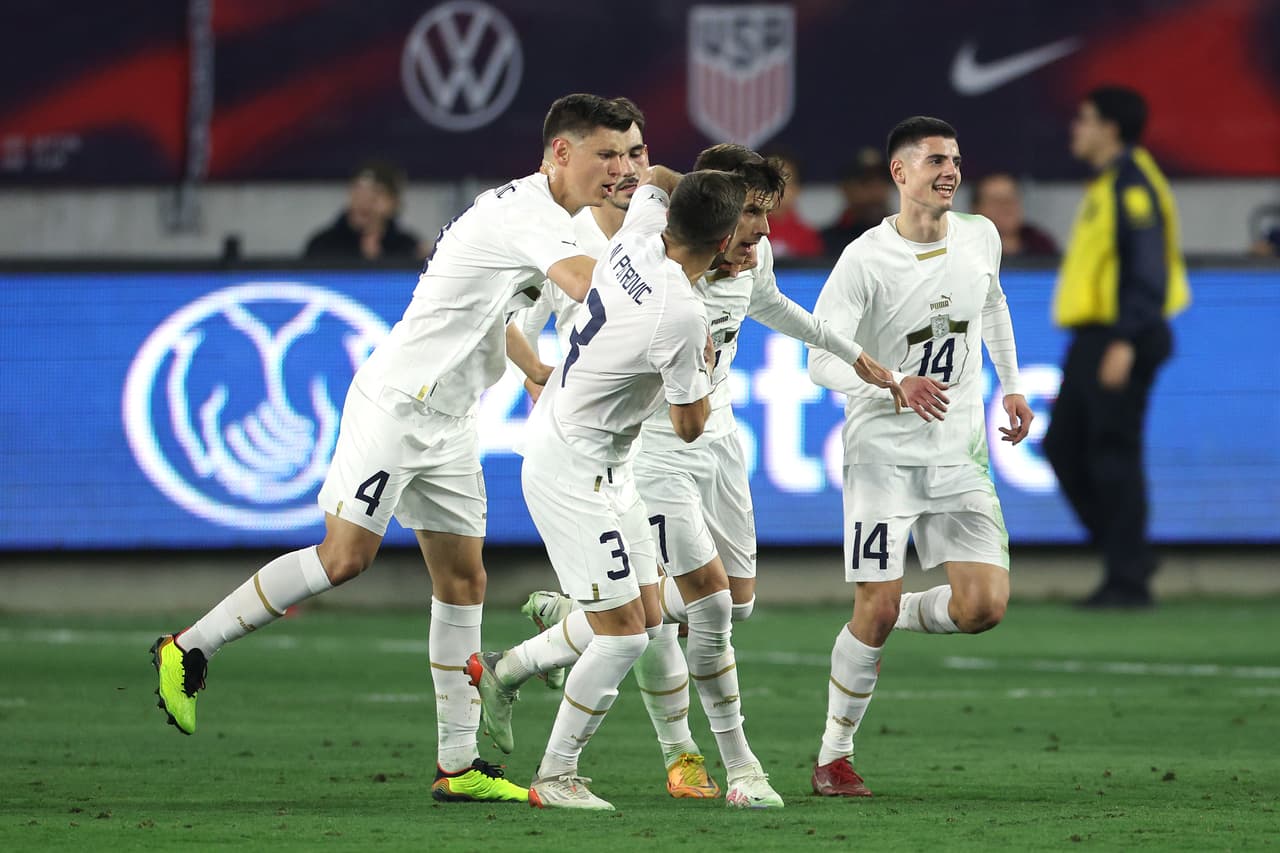 Brandon Vázquez anotó el 1-0, pero Luka Ilic y Veljko Simić rescaraton la victoria 1-2 de Serbia ante Estados Unidos en partido amistoso en el BMO Stadium.
