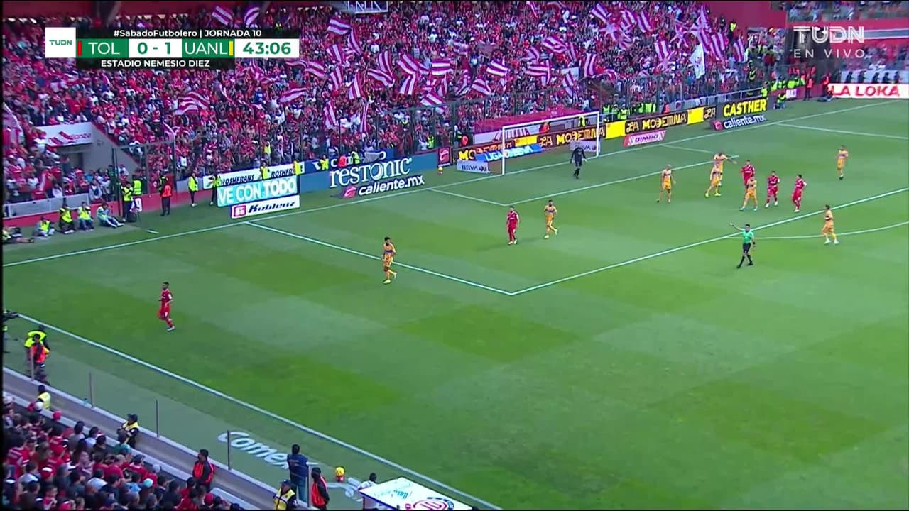 ¡TIRO ATAJADO! disparo por Claudio Baeza.