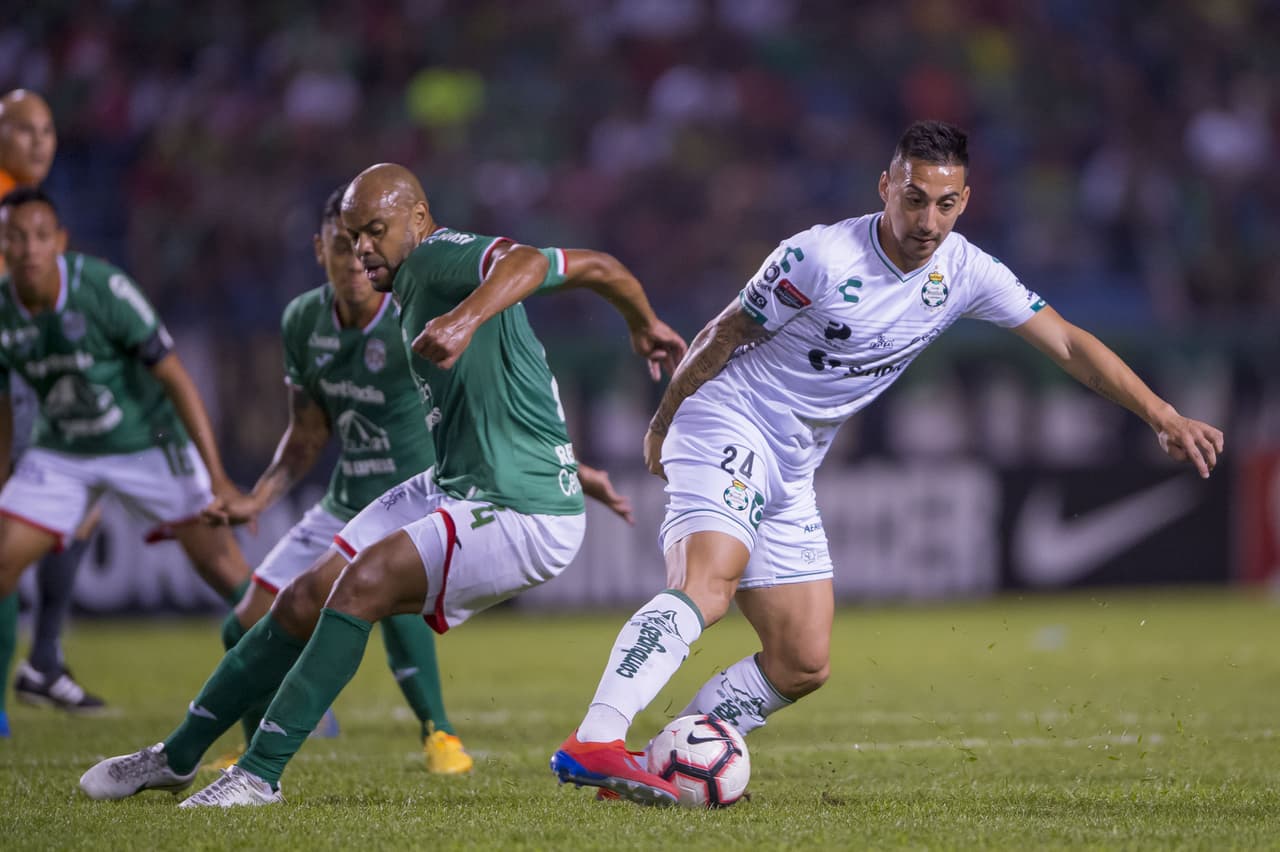 Y a los 32 minutos Correa volvió a marcar gol para la causa santista.