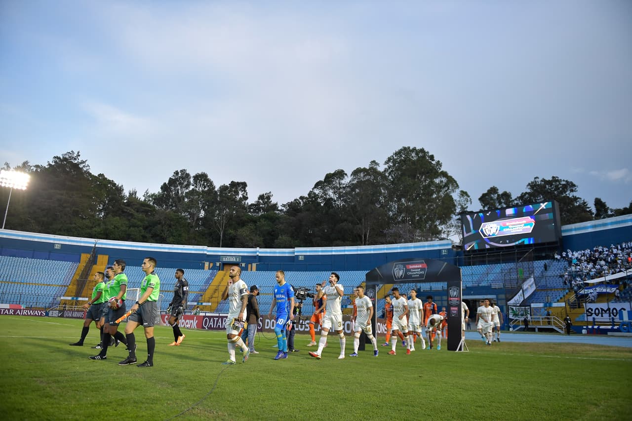 Comunicaciones apelaba a su estadio y fans para intentar darle la vuelta al marcador, que en Nueva York había quedado en 3-1.