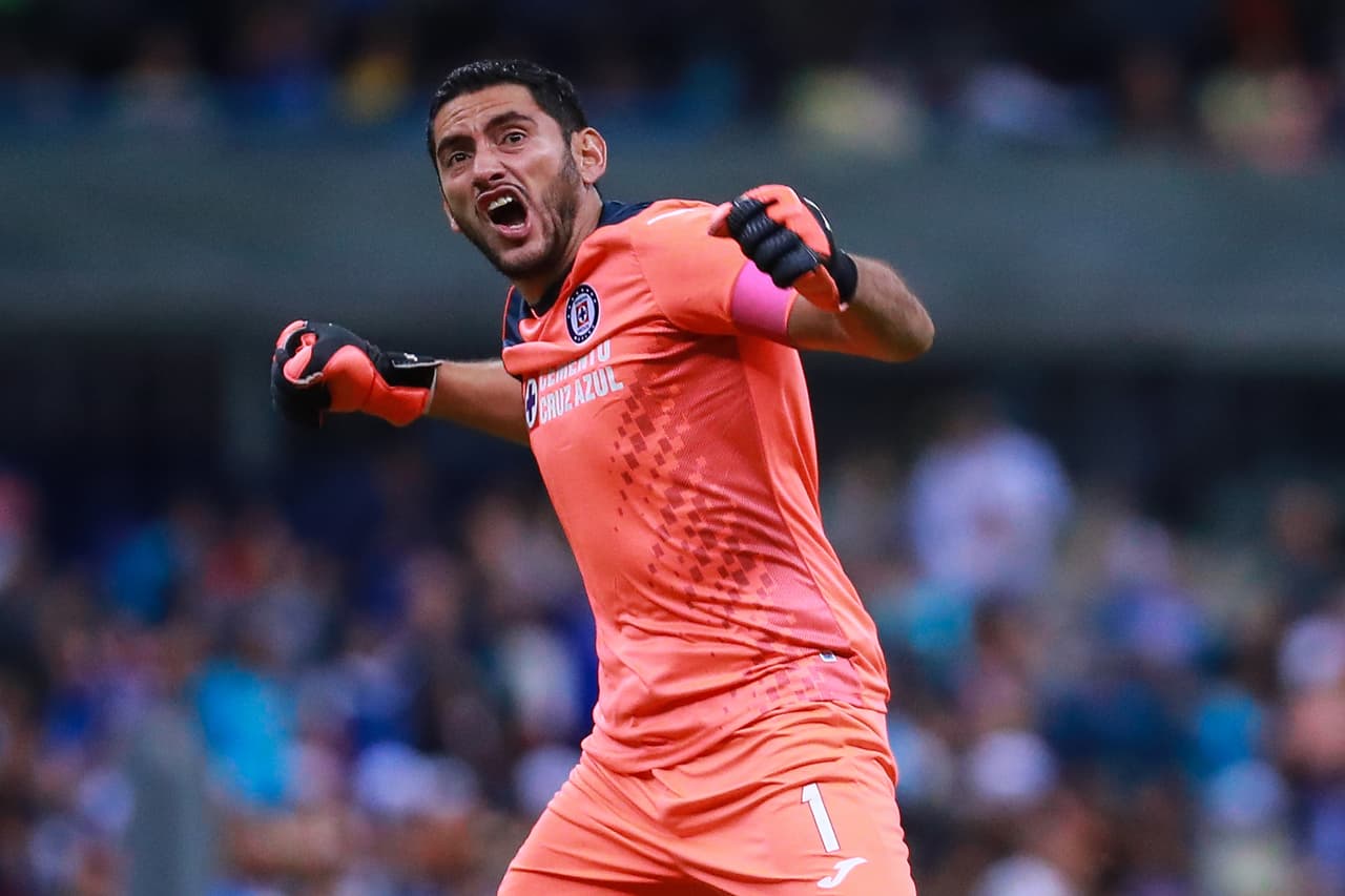 ¡Hasta 2021! Jesús Corona renueva con Cruz Azul