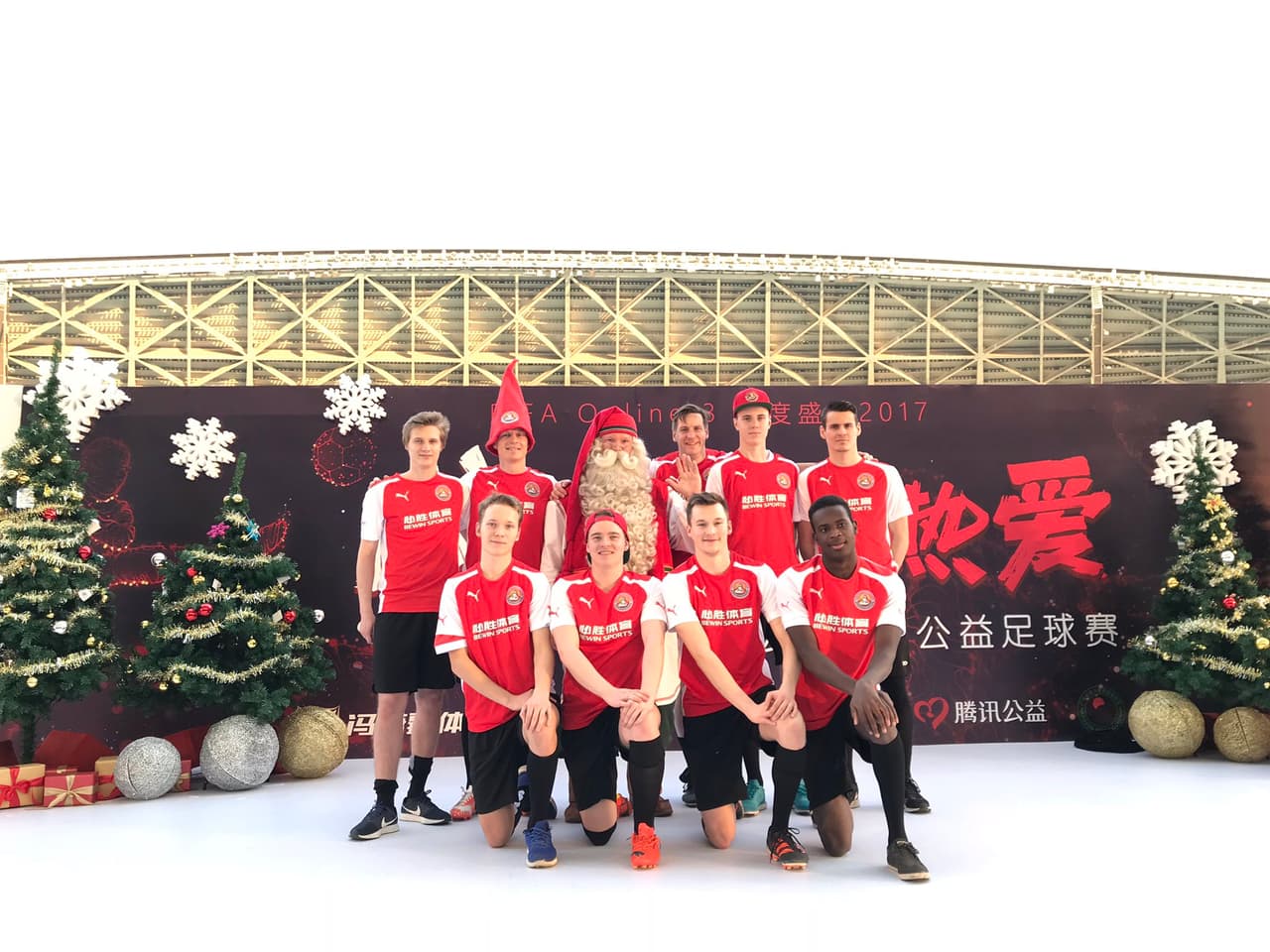 El FC Santa Claus nació en 1993, en la ciudad de Rovaniemi y surge de la unión de dos equipos, el Rovaniemen Reinas y Rovaniemen Lappi.