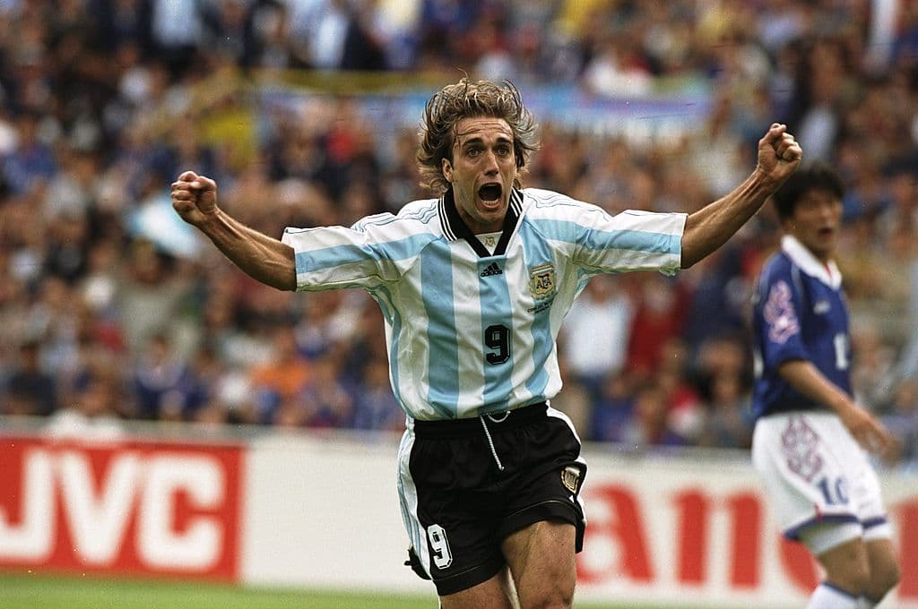 <b>Gabriel Batistuta</b>
<br>La leyenda argentina, el capitán del equipo y 54 goles anotados. Es difícil pensar que a un jugador de este calibre, no le apasionaba el futbol, pues consideraba que sólo era un trabajo más.